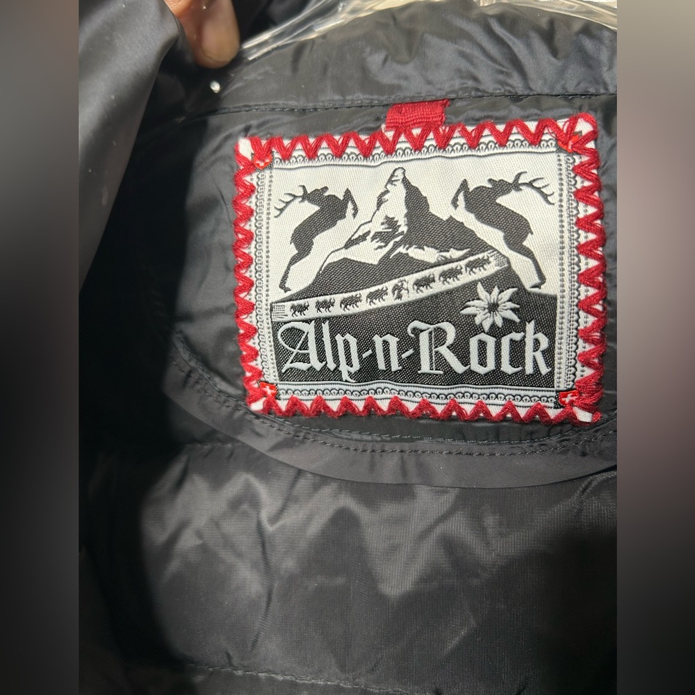 Alp N Rock  Women Black Quilted Vest Size Xl. - Picture 3 of 6
